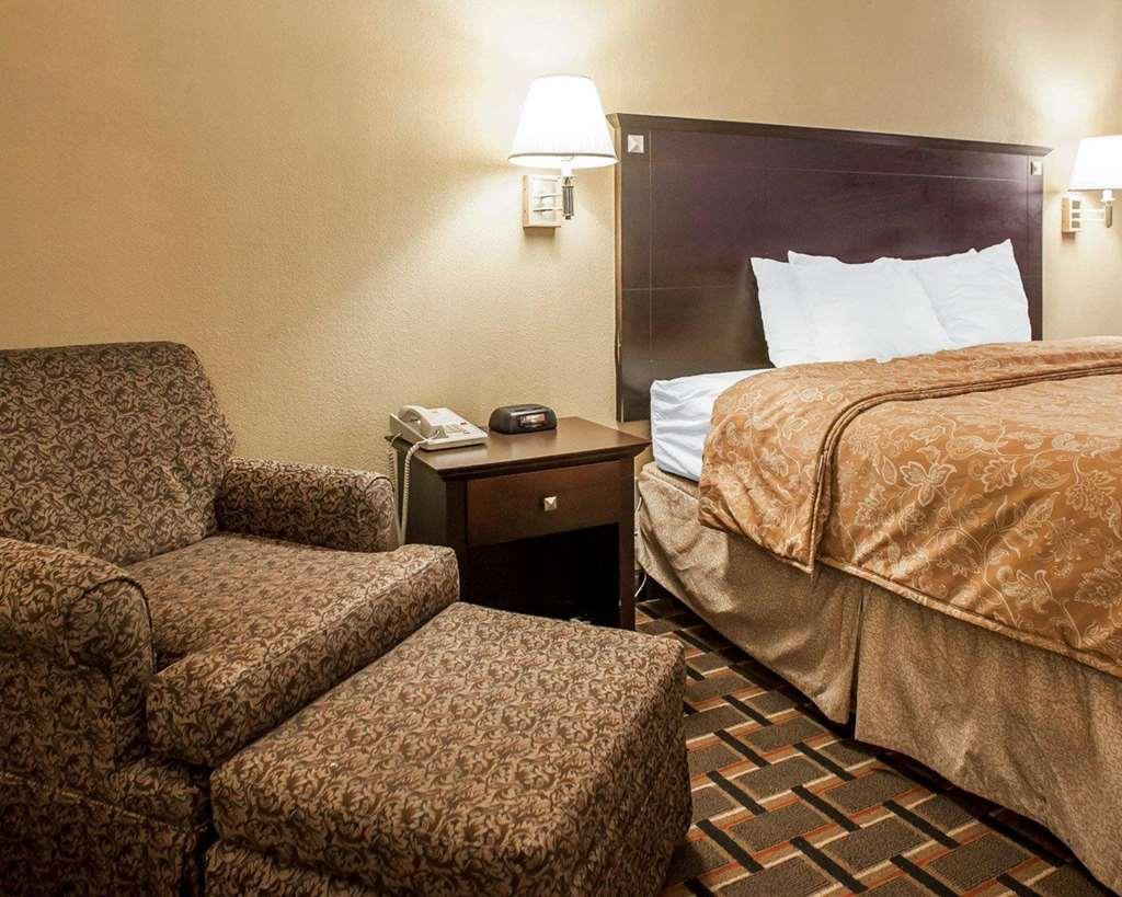 Hotel Clarion Pointe - Quad Cities Bettendorf