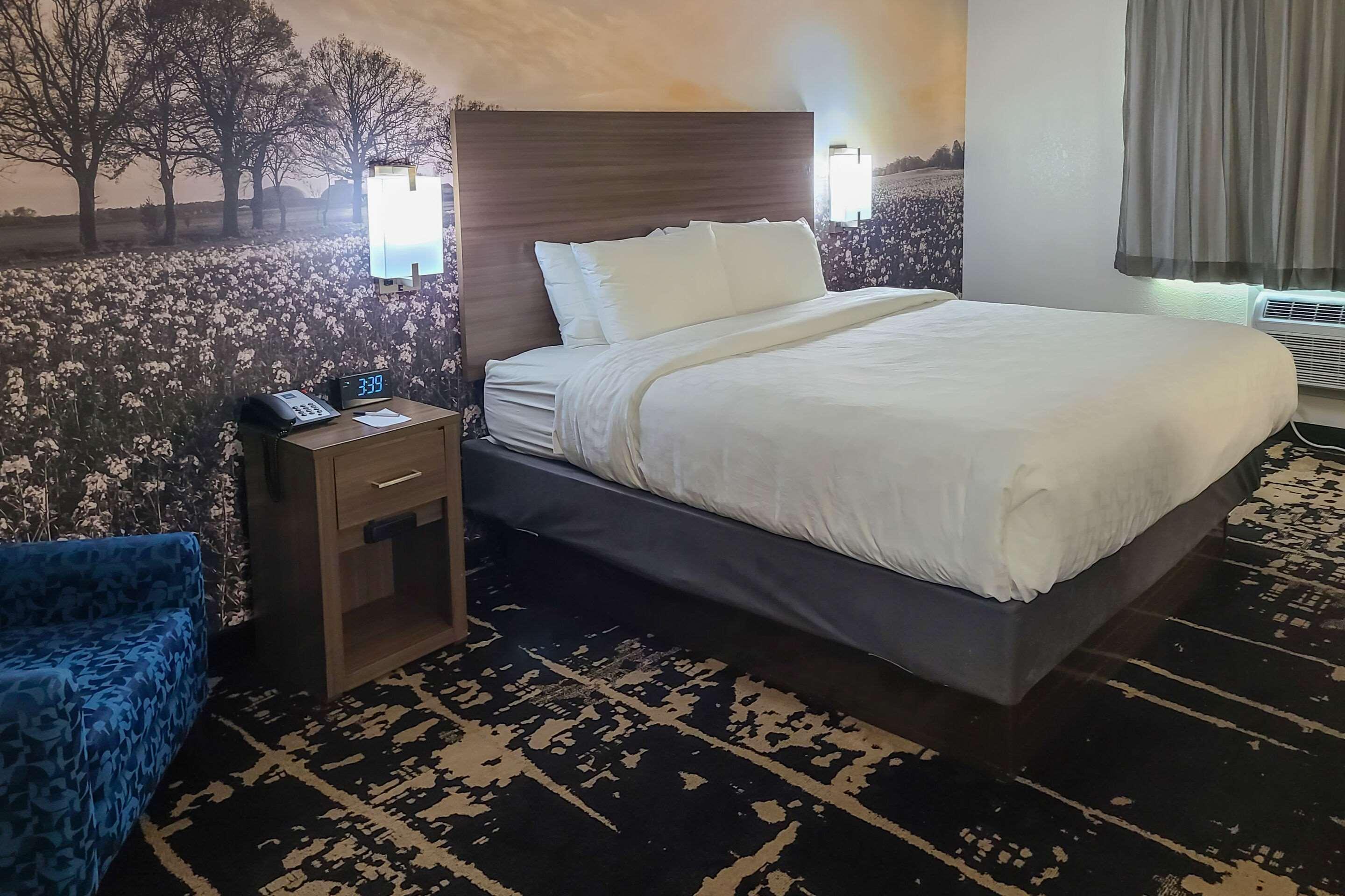 Clarion Pointe - Quad Cities Hotel Bettendorf