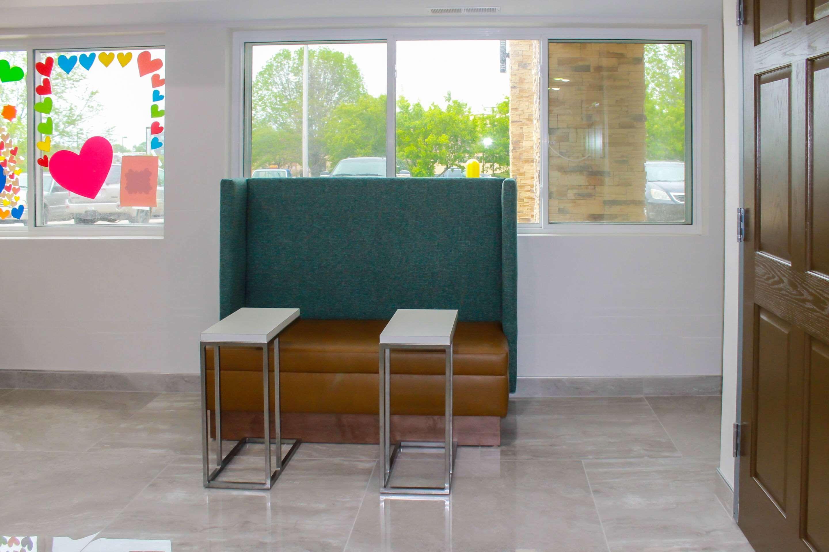 Clarion Pointe - Quad Cities 2*