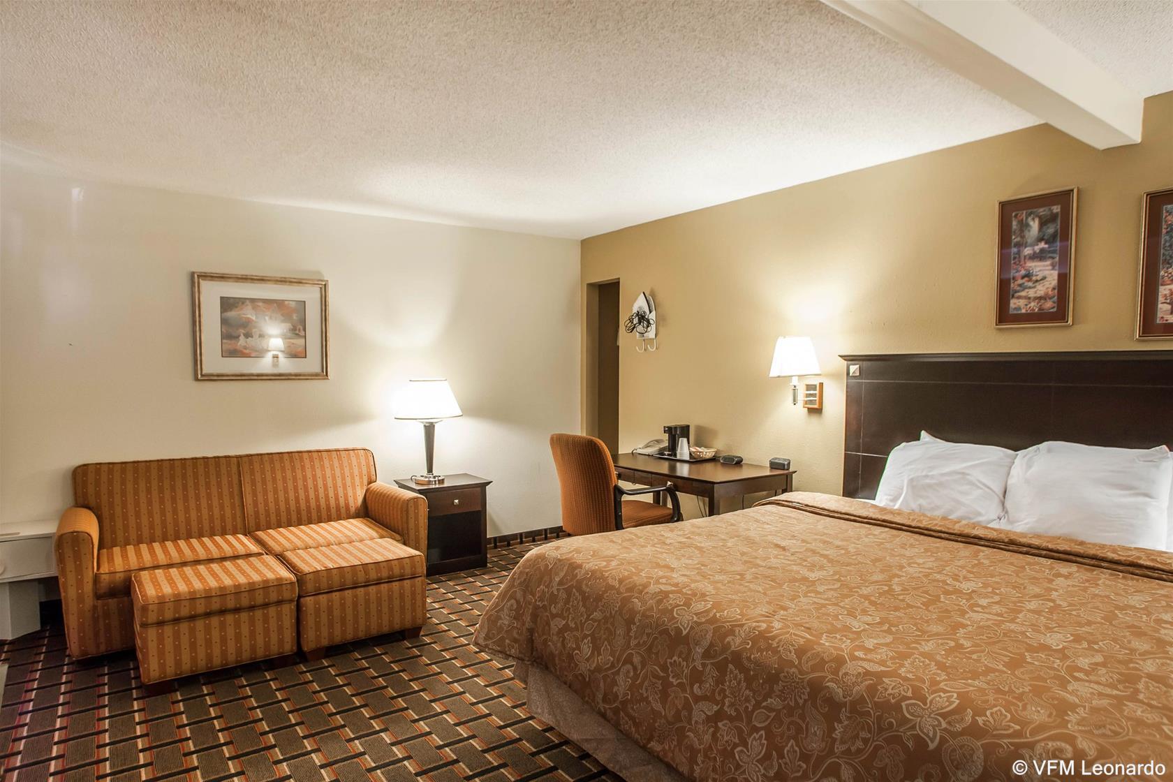 Hotel Clarion Pointe - Quad Cities