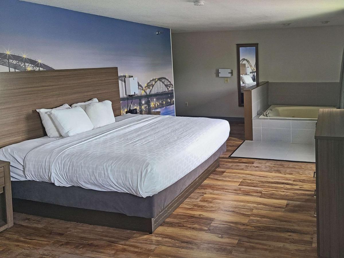 Clarion Pointe - Quad Cities 2* Bettendorf