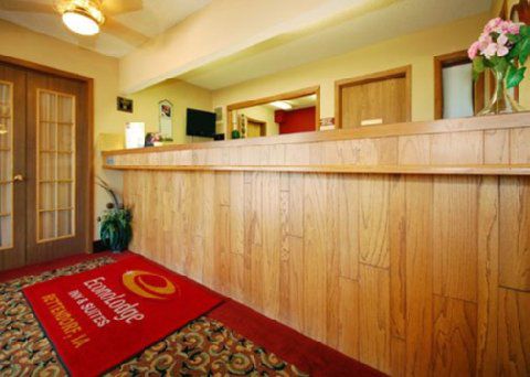 Clarion Pointe - Quad Cities Hotel
